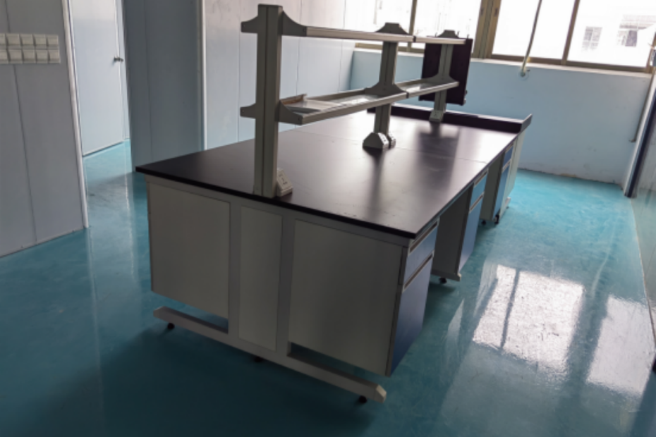 Laboratory bench layout along laboratory wall